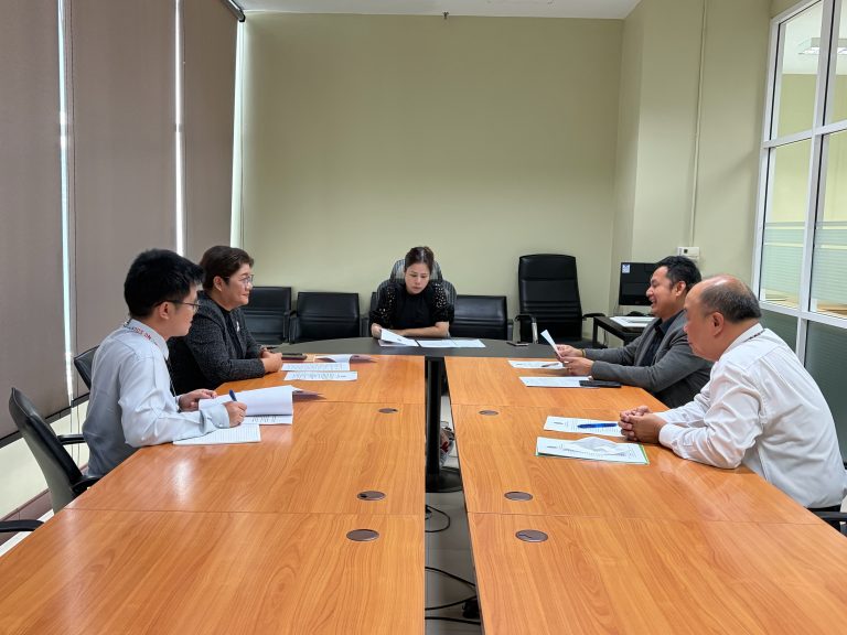 สำนักกฎหมายประชุมร่วมกับคณบดีคณะพยาบาลศาสตร์และหัวหน้าสำนักงานคณะพยาบาลศาสตร์